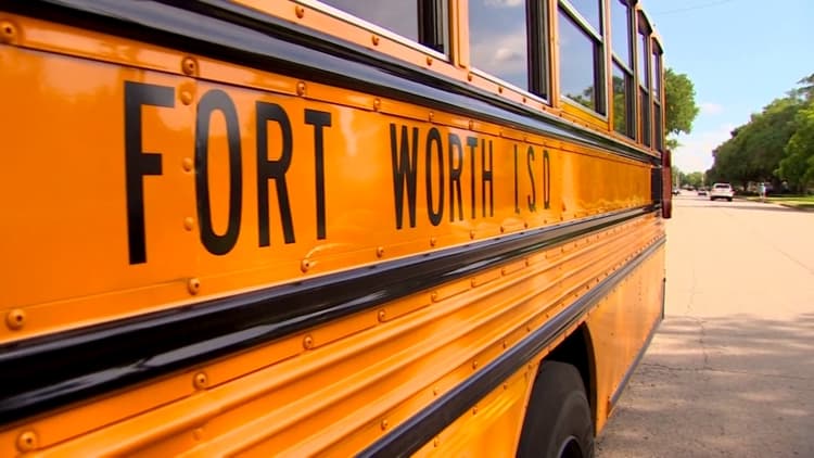 North Texas teacher on leave following inappropriate communication allegations